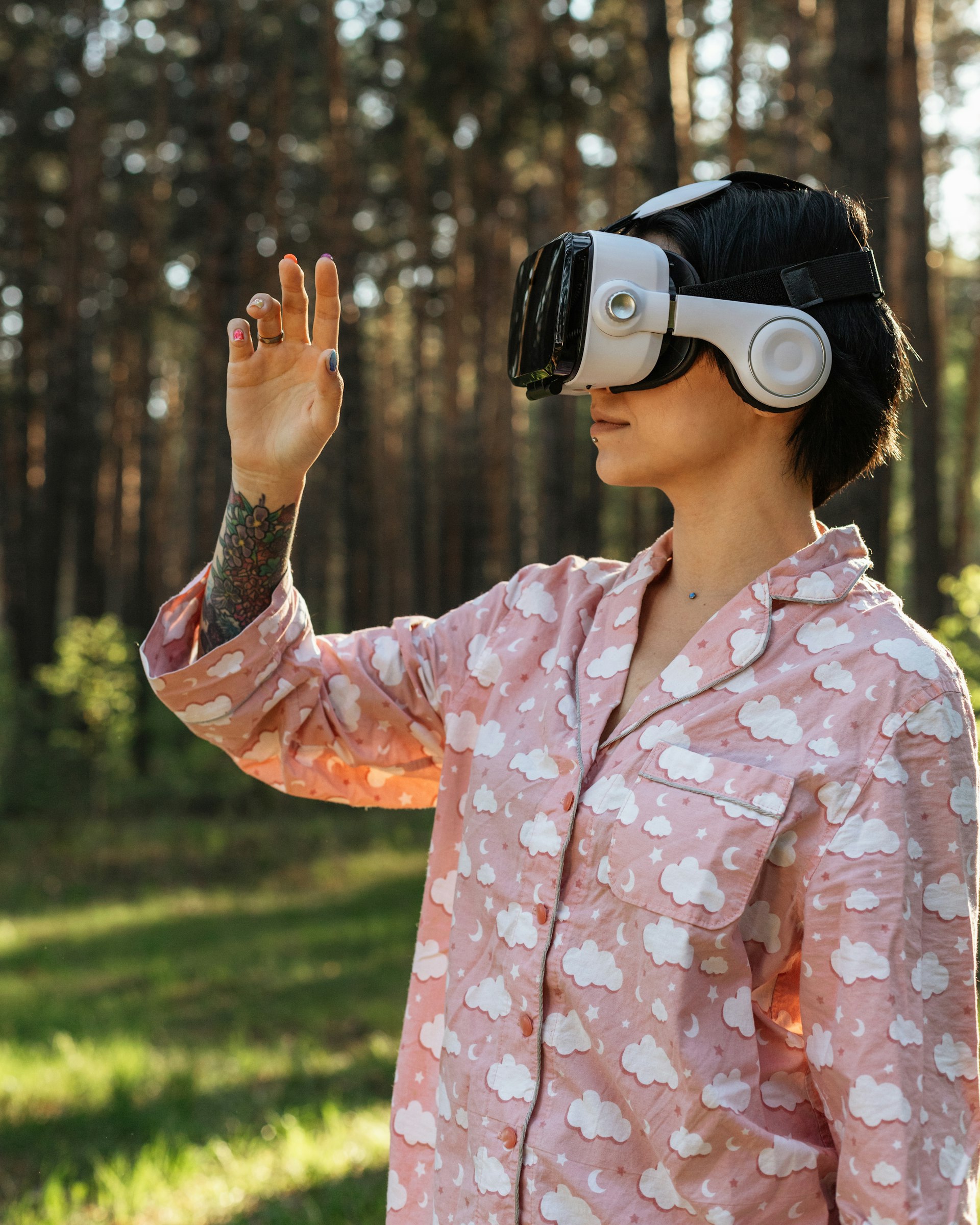 Virtual Reality Concerts: Connecting Global Audiences to Live Music Experiences